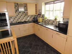 Kitchen/Diner- click for photo gallery